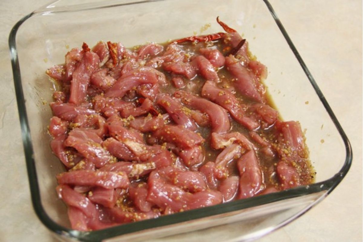 Fajitas de res crudas. Foto de Pexels.