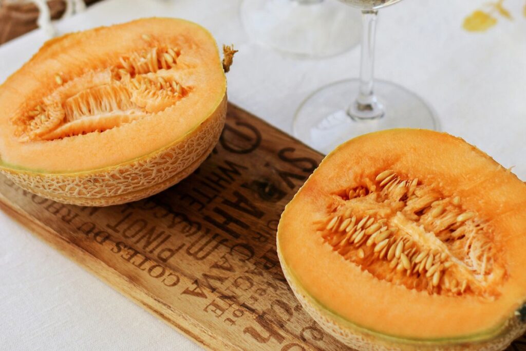Elegir melones maduros requiere de habilidades visuales y de tacto.