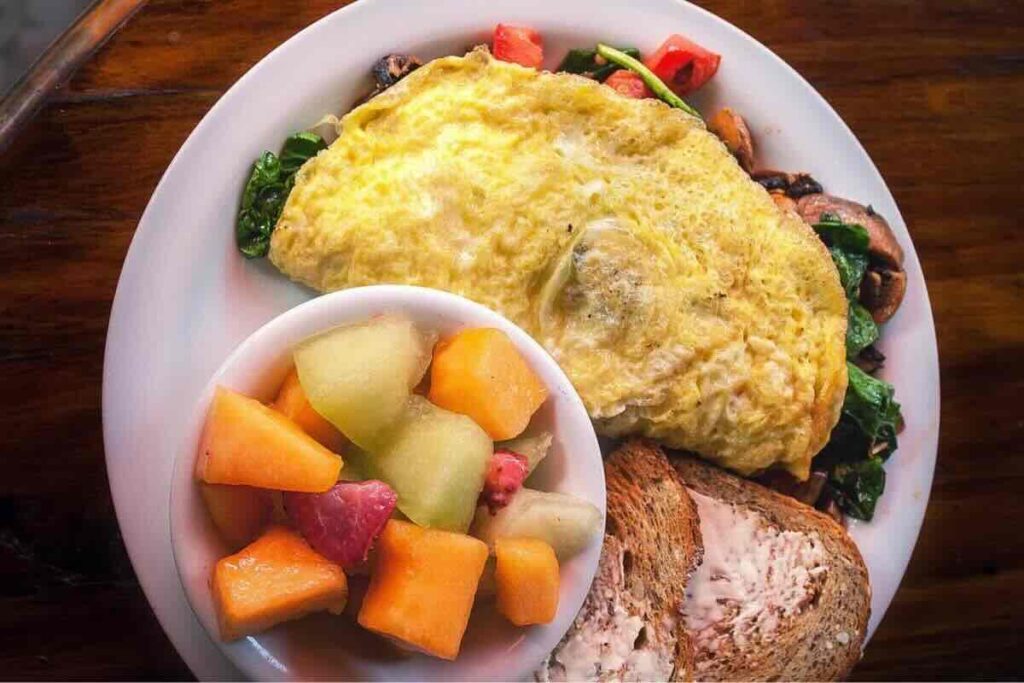 El omelette es un desayuno popular por su versatilidad.