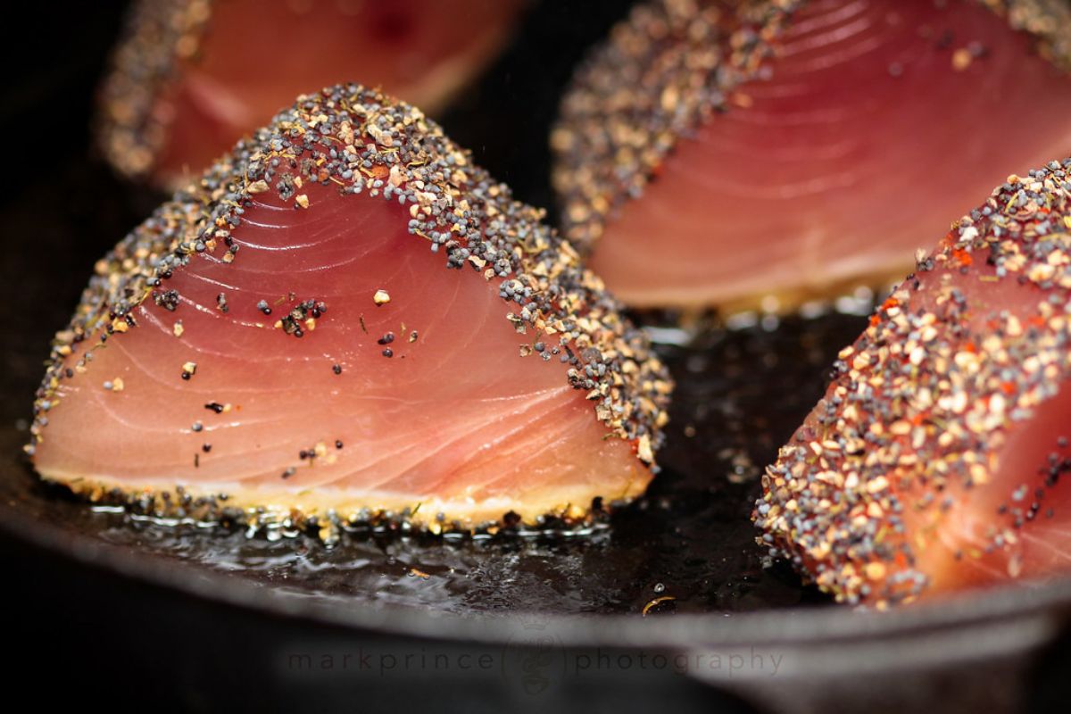 Aperitivo de atún sellado. Foto de Pexels.