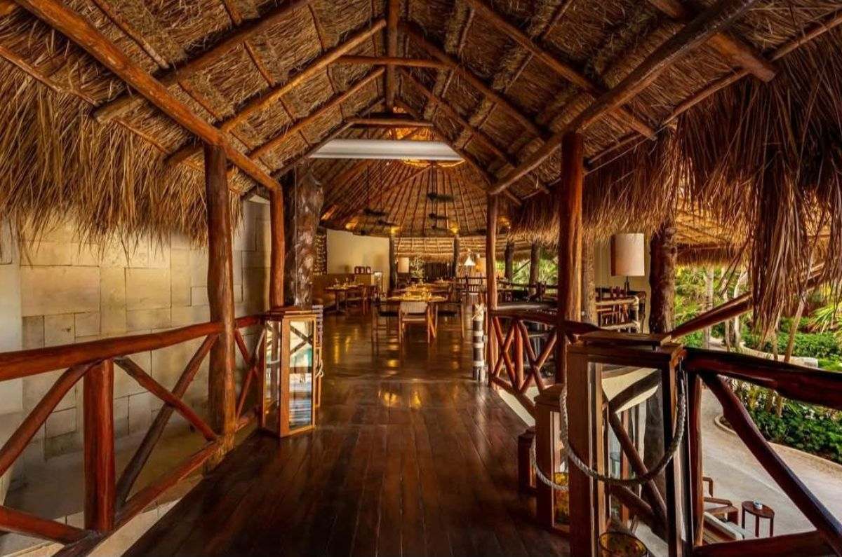 Entrada del restaurante La Marea en el hotel Viceroy Riviera Maya, foto tomada de las redes sociales del hotel