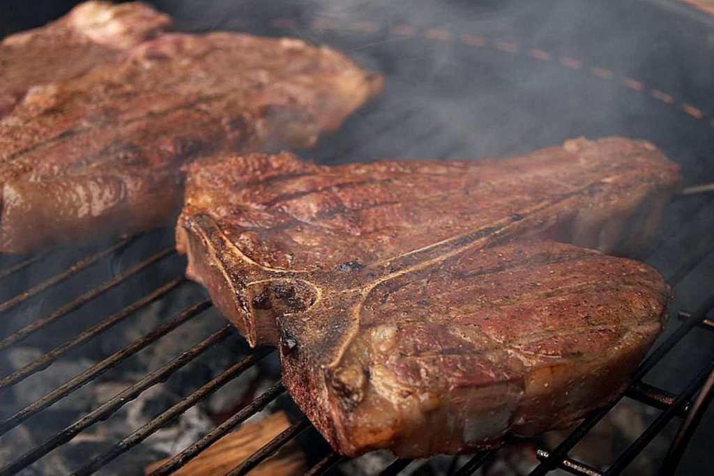 Los cortes de carne con hueso se pueden aprovechar en un sinfín de recetas.
