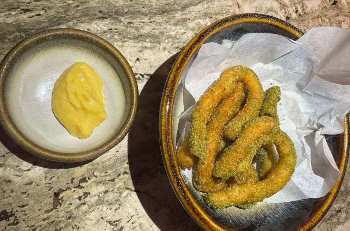 Churros azucarados con sabayón de yuzu, foto de Miriam Carmo