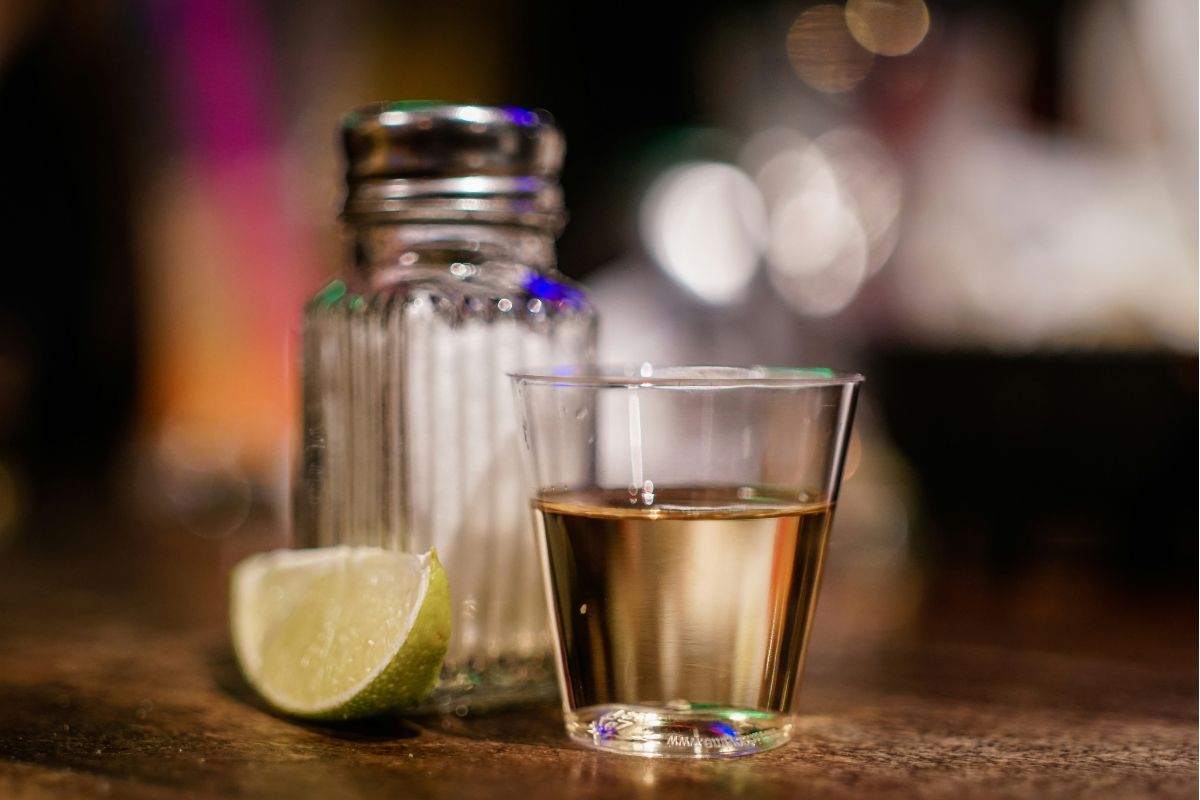 Shot de tequila blanco. Foto de Pexels.