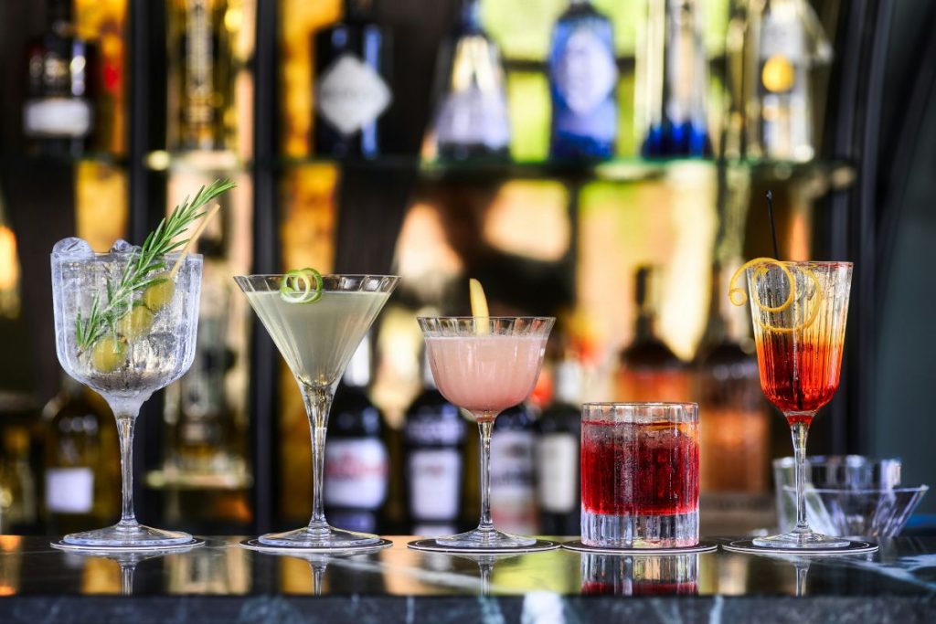 La idea de mezclar distintos tipos de alcohol se considera como un gran peligro.