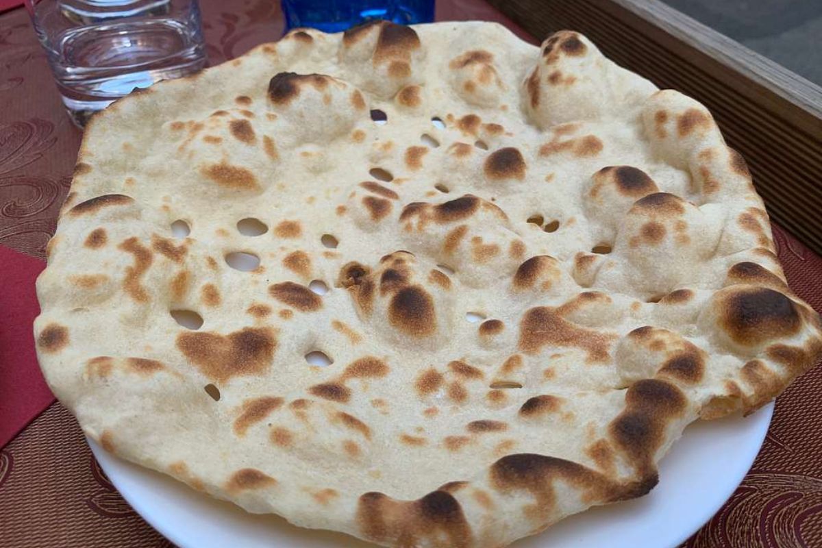 Tortilla gruesa típica de la cocina india. Foto de Flickr.