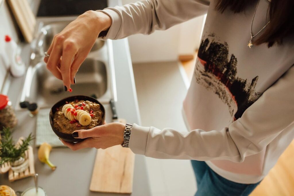Incluir a los niños en la cocina debe ser una practica segura.