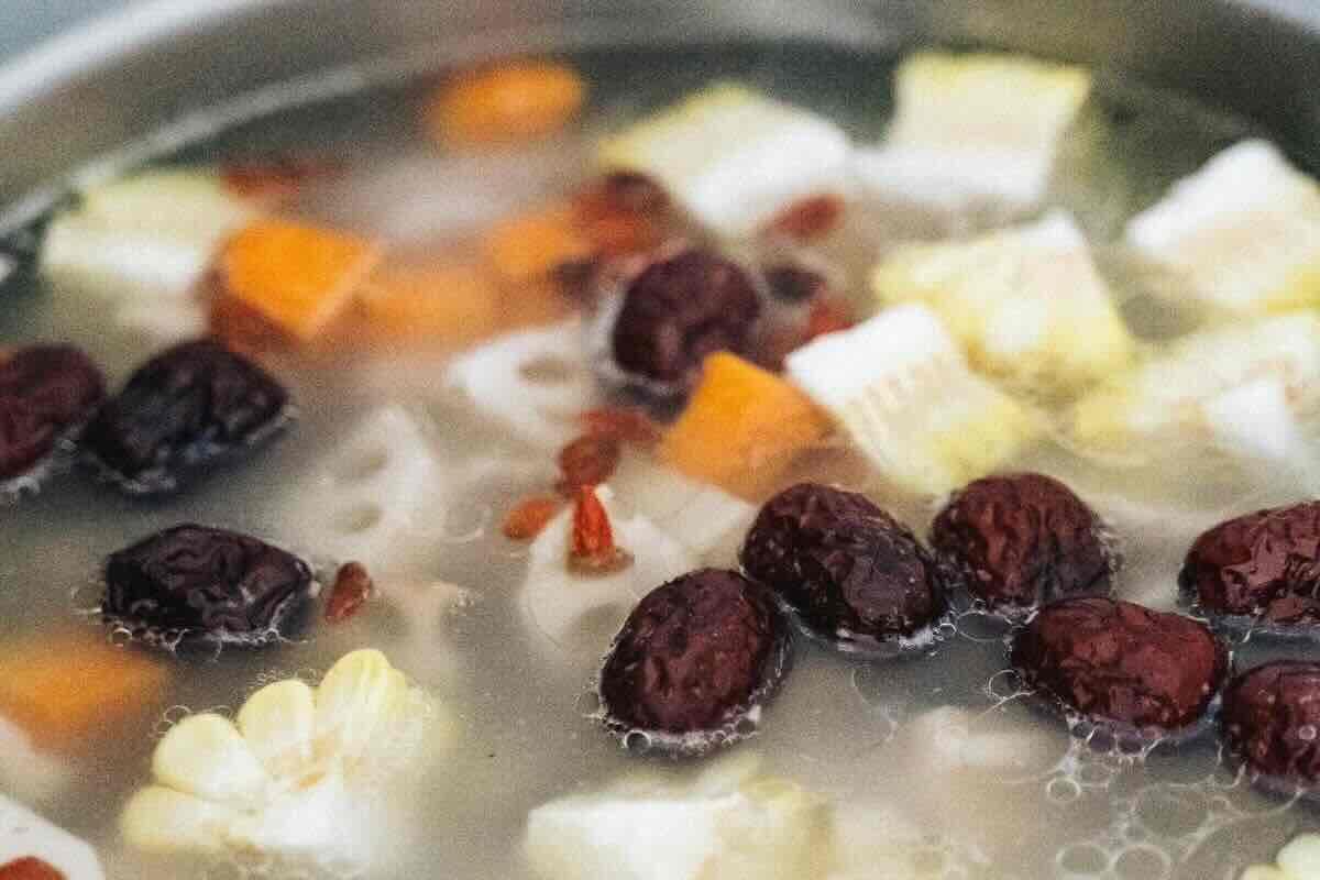 Caldo en proceso de cocción. Foto de Pexels.