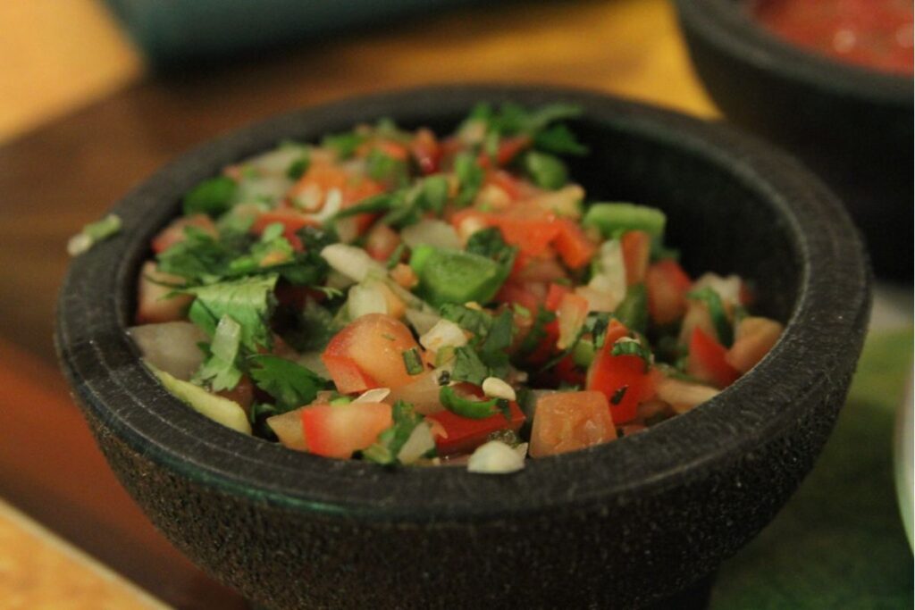 El taco placero es una receta mexicana donde el chicharrón de cerdo es protagonista.