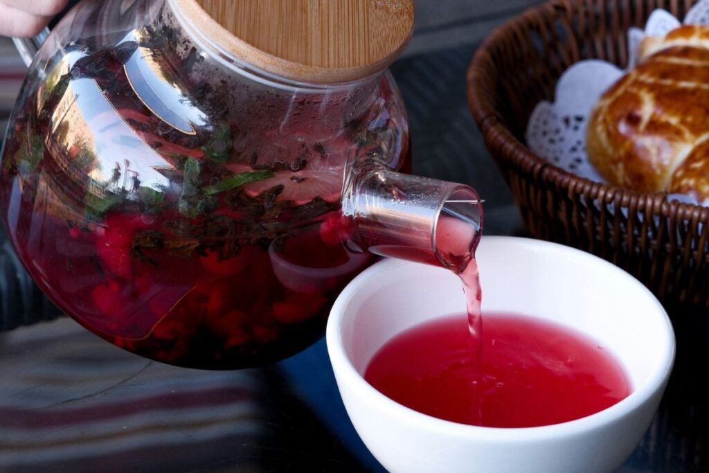 Beneficios del té de jamaica que te harán decirle que si a esta bebida