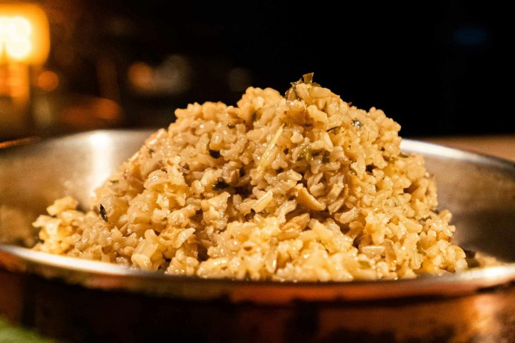 El arroz integral es una opción cada vez más común en el mercado.