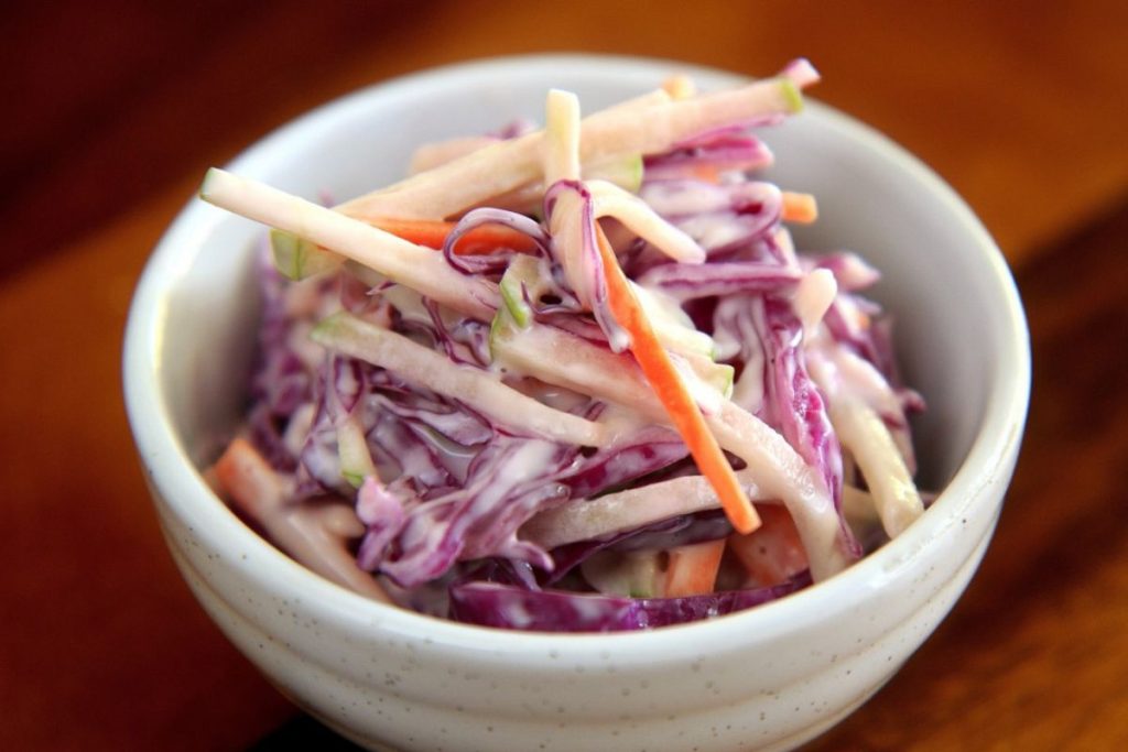 Coleslaw: la ensalada holandesa que es todo un éxito en Estados Unidos