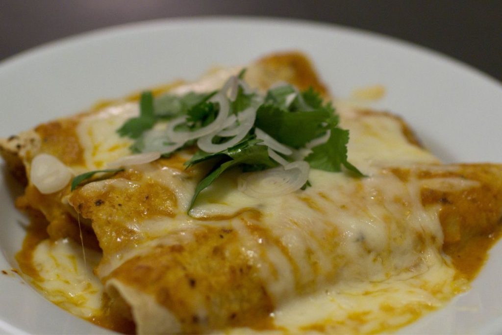 Las enchiladas suizas son una opción popular para el desayuno o la comida.