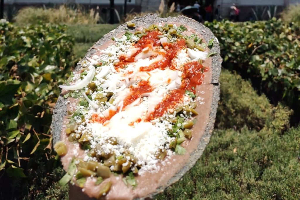 El huarache toluqueño es un antojito del centro del país que se prepara en minutos.