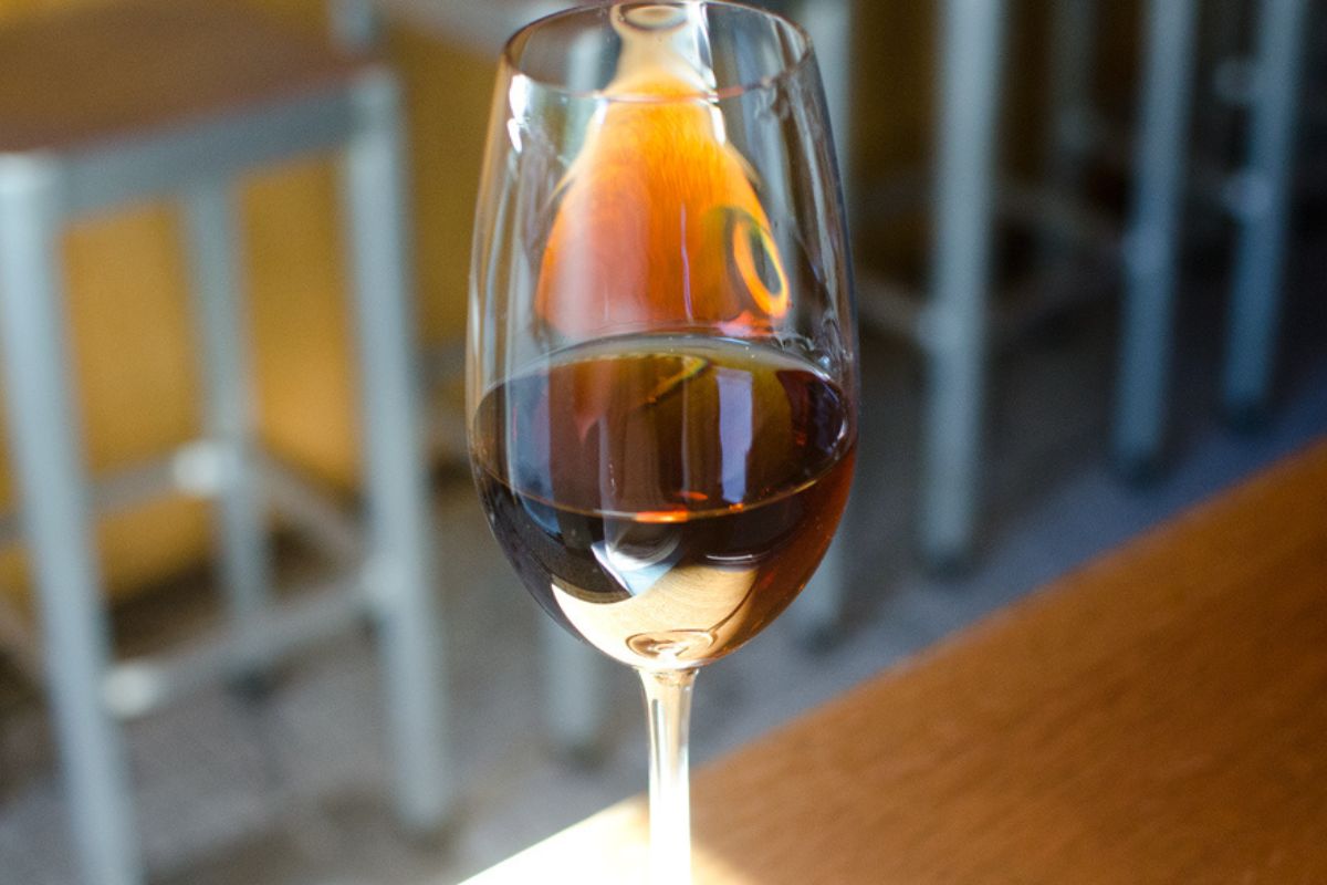Jerez servido en copa de cristal. Foto de Flickr.