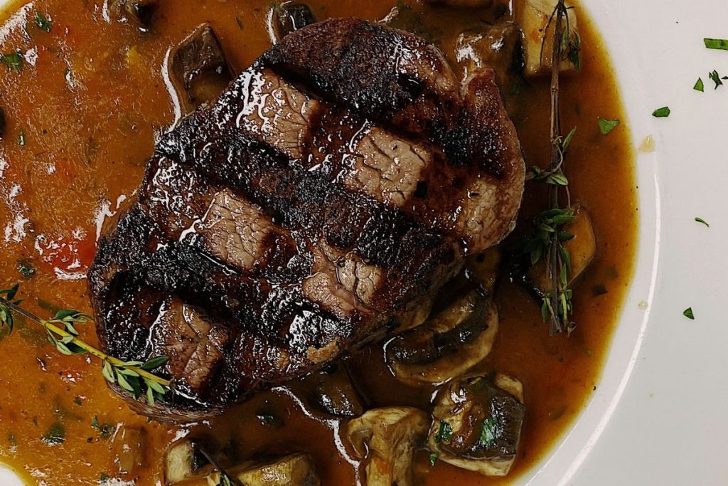 ¿Cuáles son las mejores salsas para acompañar el filet mignon?