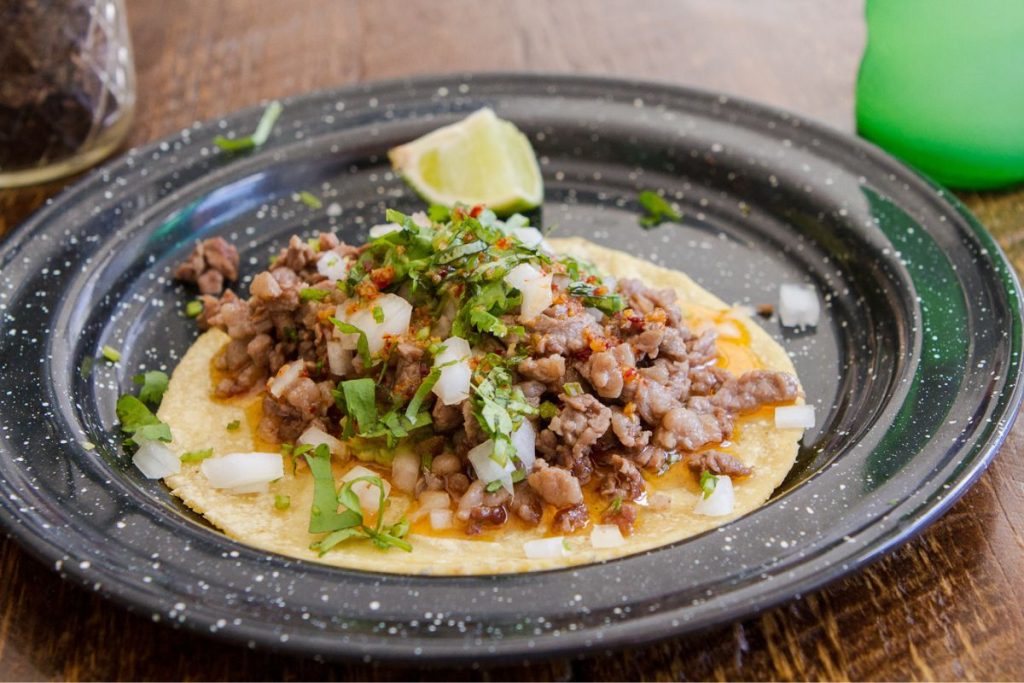 Taco Campechano: ¿qué lleva y por qué es uno de los tacos de noche favoritos?