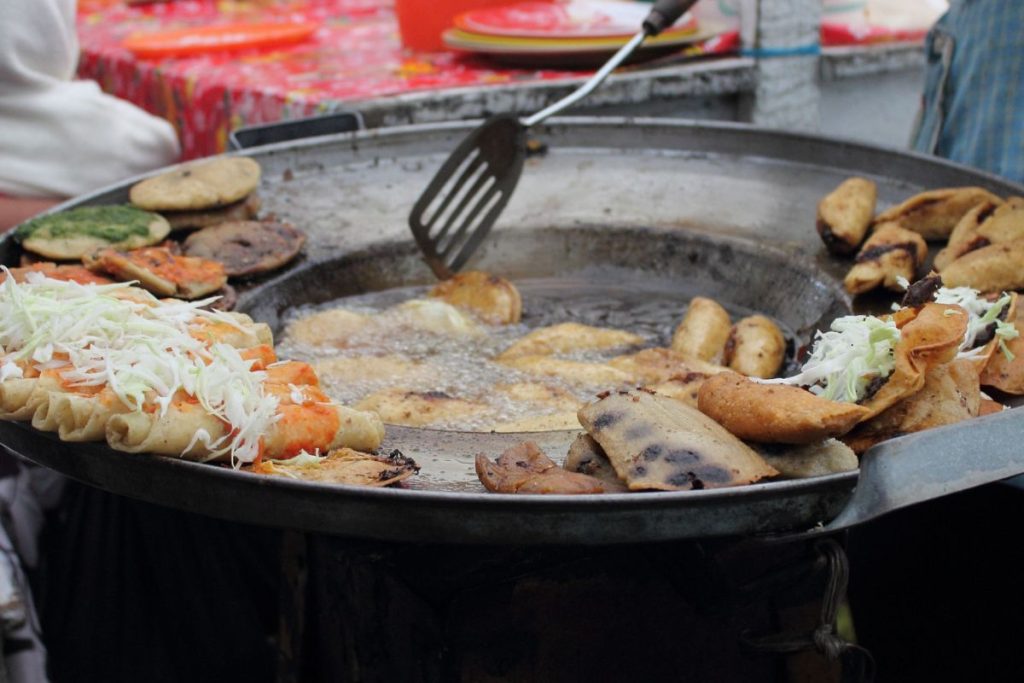 Los antojitos para llevar pueden salvar una comida o cena en casa.