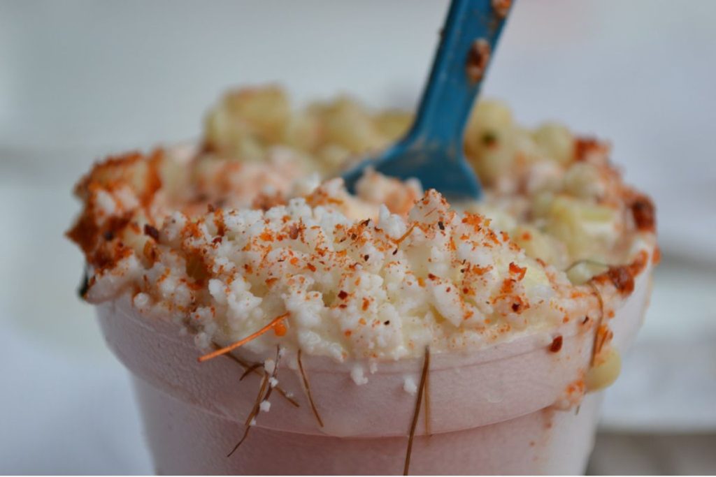 Preparar esquites caseros es una receta que se puede lograr en cualquier momento del año.