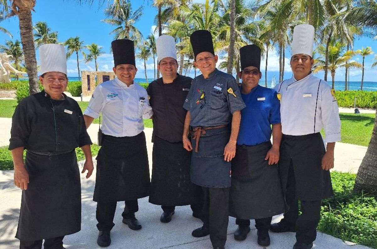 Equipo de chefs en Barceló Maya Caribe, foto de Miriam Carmo