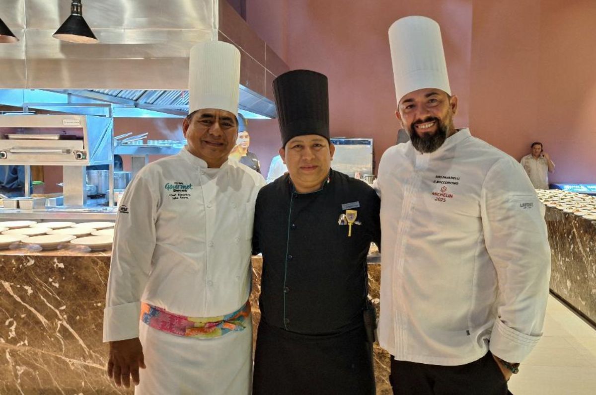 Chefs Julio Reyes (Barceló Maya Riviera), Bárbaoano Kaul y Niki Pavanelli (Royal Hideaway Corales Resort Islas Canarias), foto de Miriam Carmo