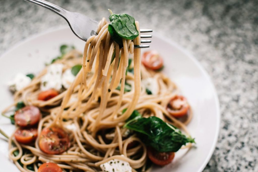 La pasta integral es una alternativa cada vez más popular para una alimentación saludable.