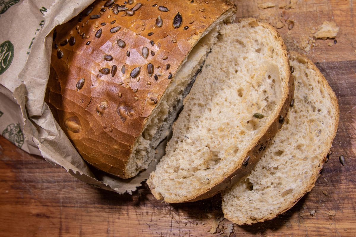 Rebanadas de pan de masa madre. Foto de Pexels.