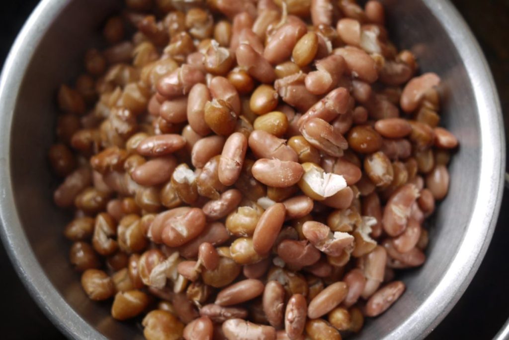 Remojar los frijoles es una práctica popular en México.