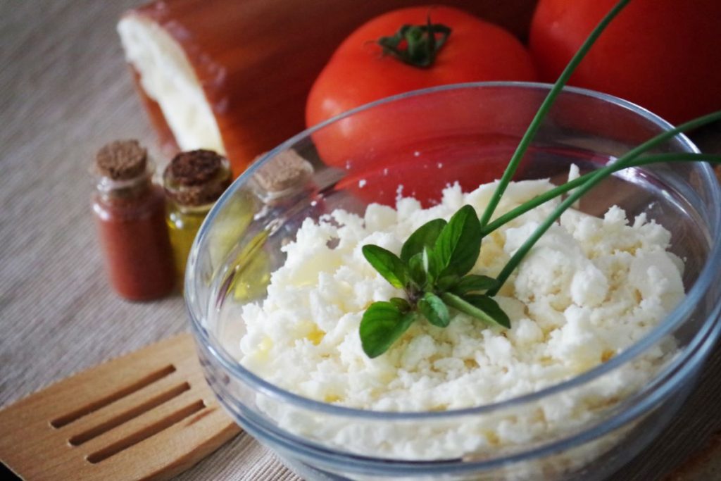 El requesón es un producto lácteo que le da vida a la cocina mexicana.