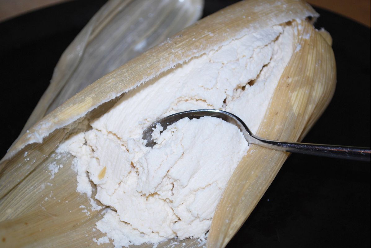 Requesón conservado en hoja de totomoxtle. Foto de Flikcr.