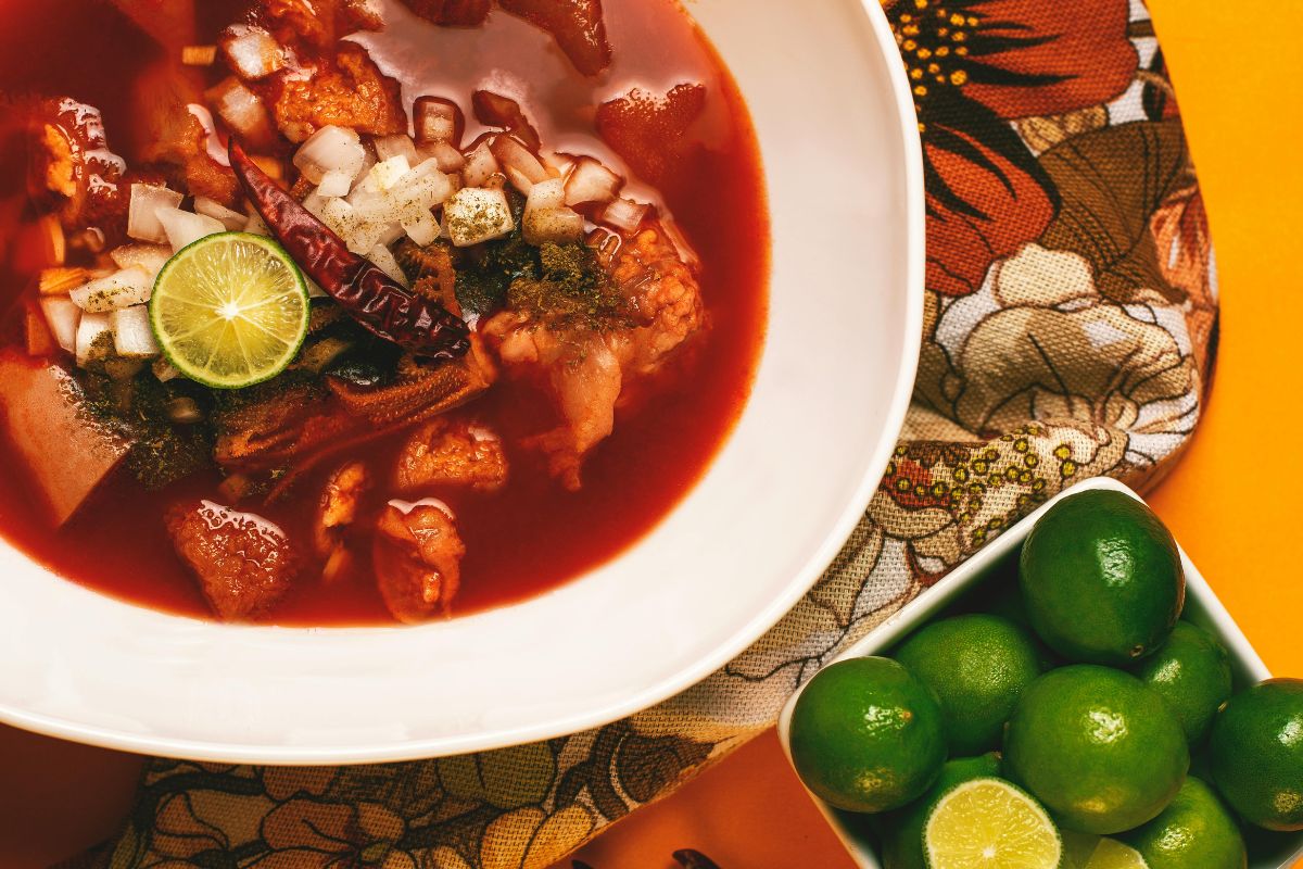Tips para preparar pozole de camarón en casa estas fiestas patrias