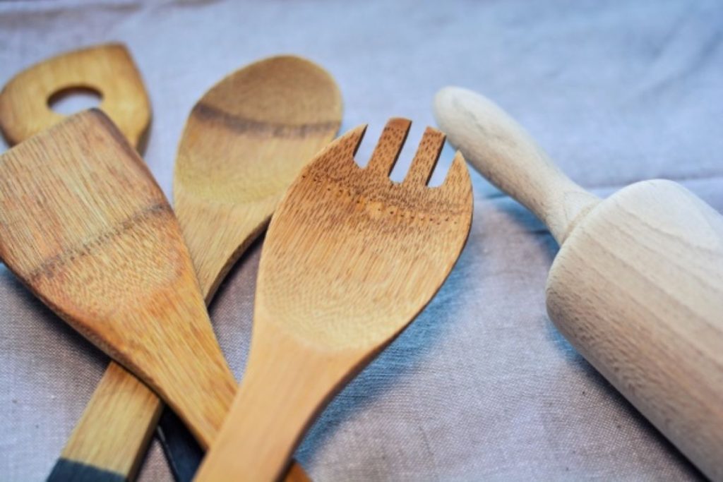 ¿Cómo cuidar los utensilios de madera para alargar su vida en la cocina?