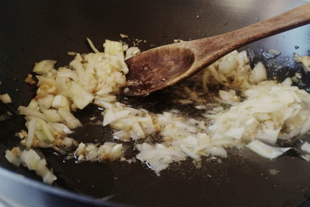 ¿Por qué acitronar es un proceso tan importante en la cocina mexicana?