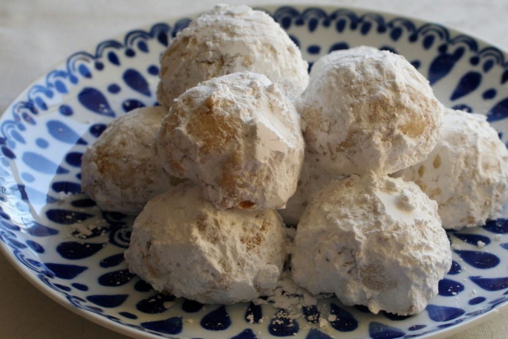 Los besos de nuez son actualmente un postre clásico en México.