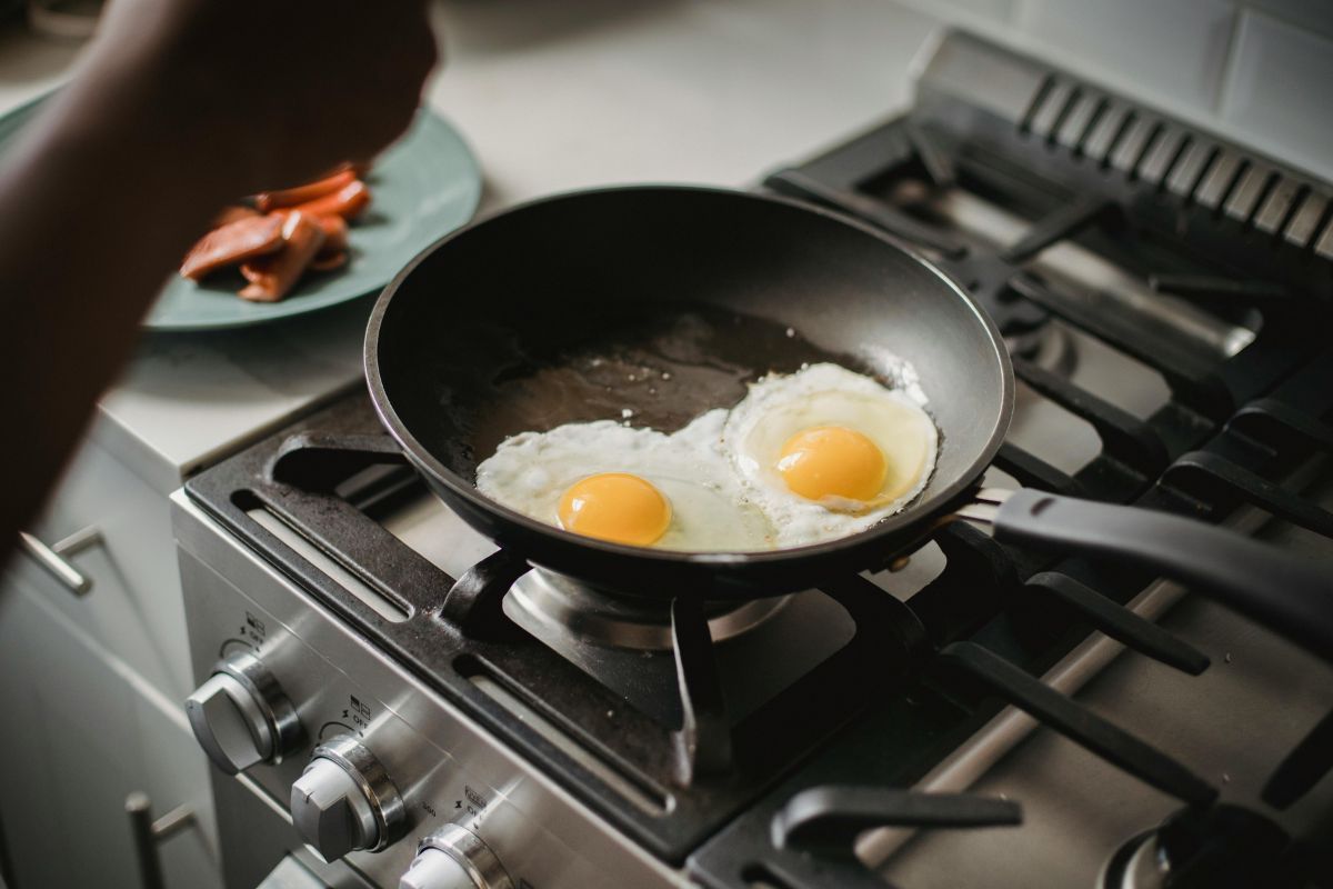 Huevos fritos. Foto de Pexels.