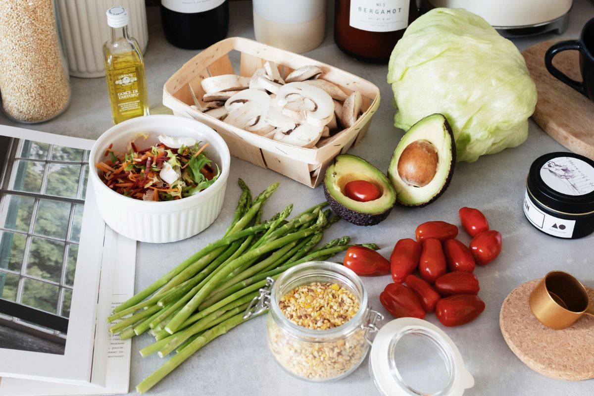 Ingredientes frescos para cocinar. Foto de Pexels.