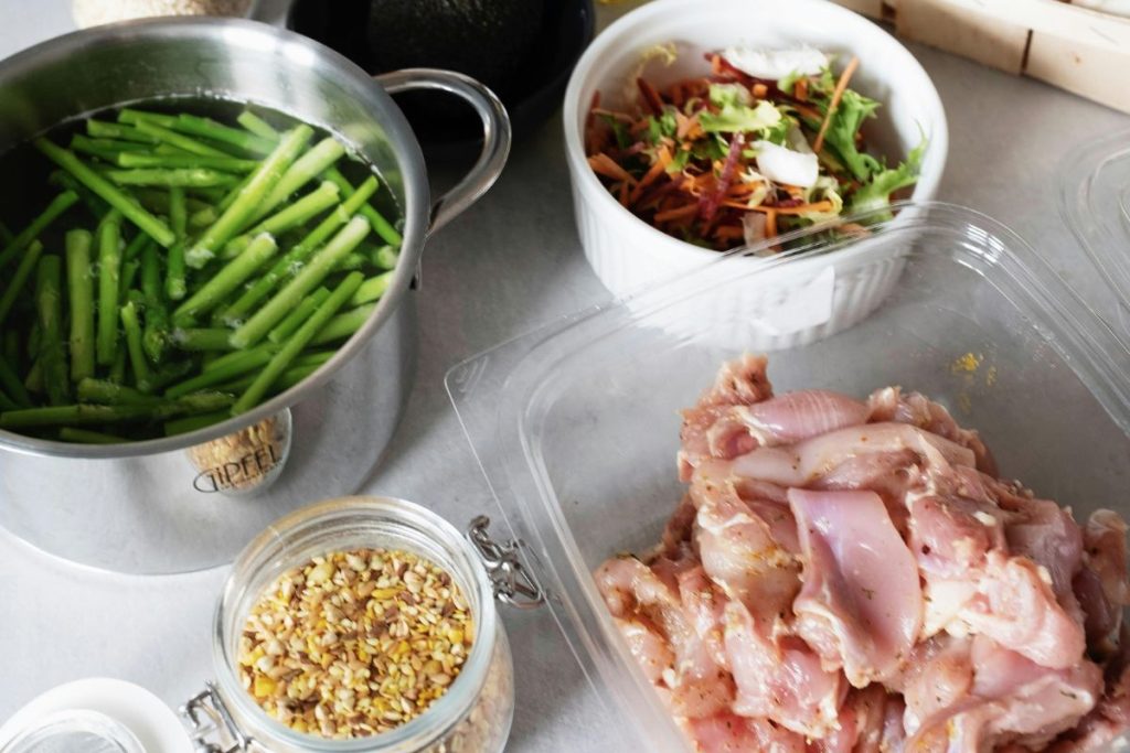 El mise en place es una técnica para mantener el orden al momento de cocinar.