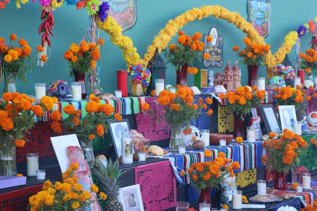 Los postres tradicionales son parte de las ofrendas de Día de Muertos.