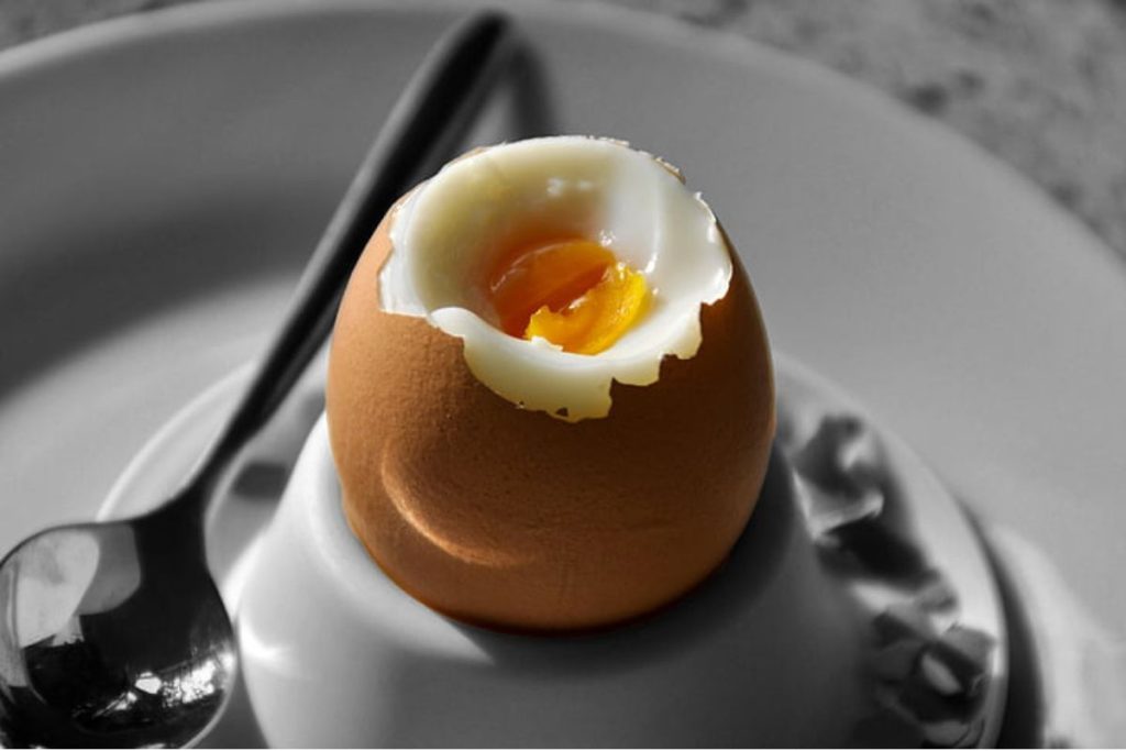 ¿Cuál es el tiempo correcto para servir huevos cocidos perfectos?