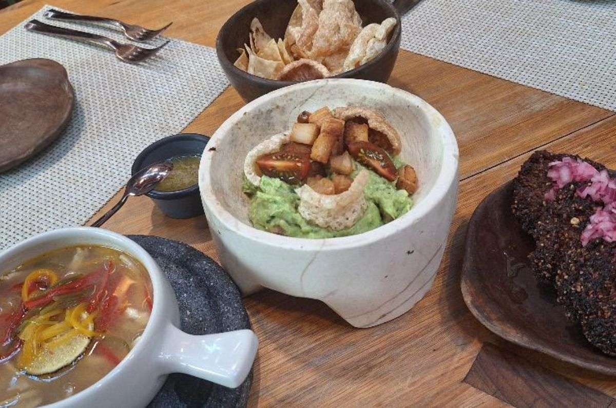Kibis, guacamole con castacán y sopa de lima, foto de Miriam Carmo