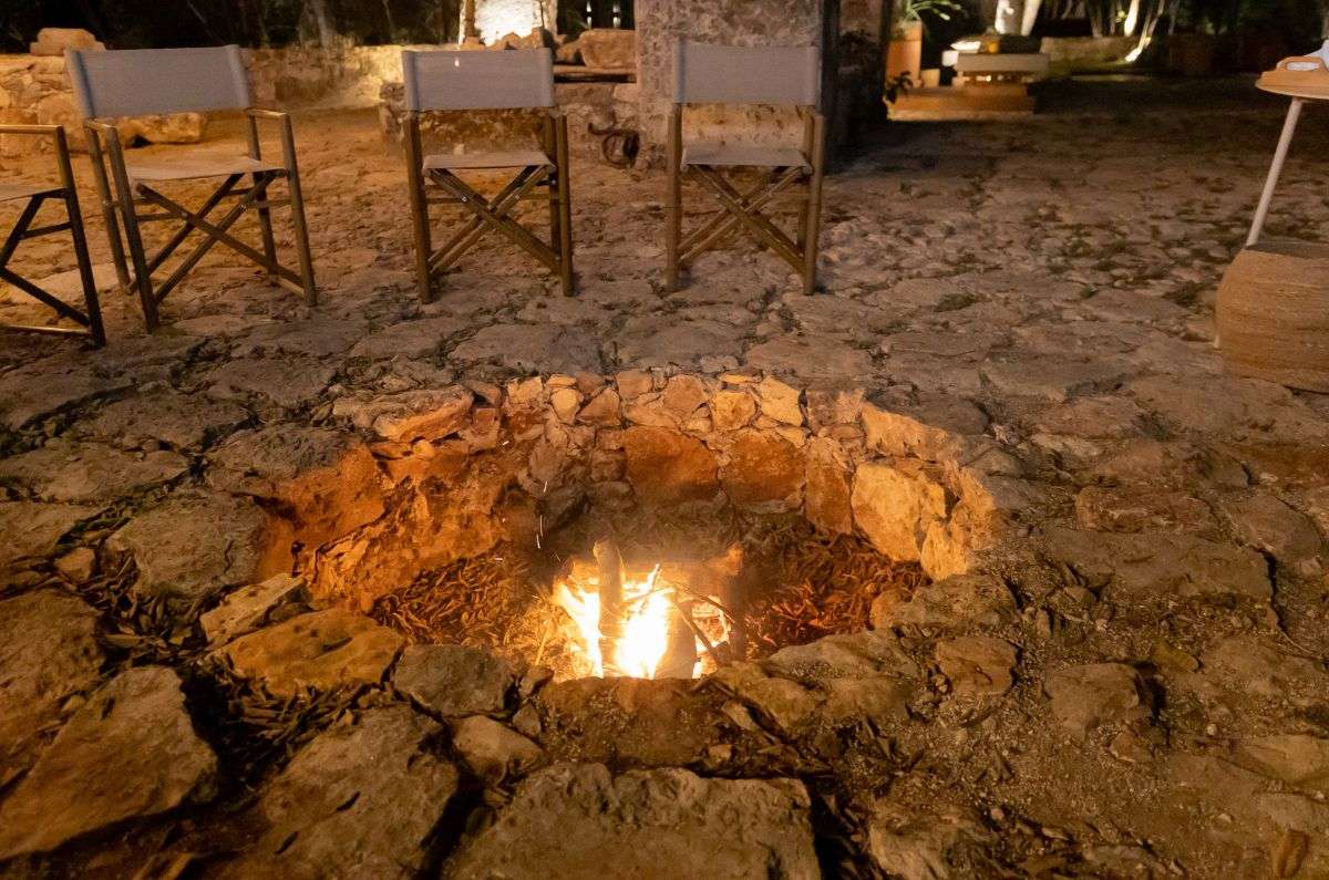 Fogata en el firepit, foto proporcionada por el hotel
