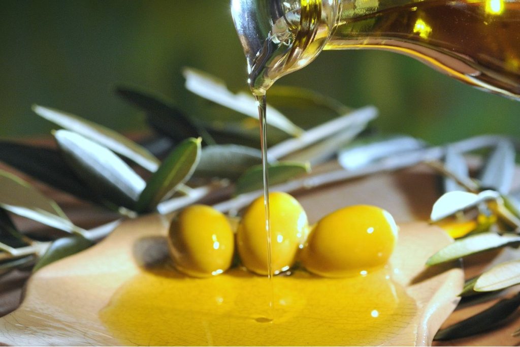¿Por qué el aceite de oliva es considerado un tesoro comestible?