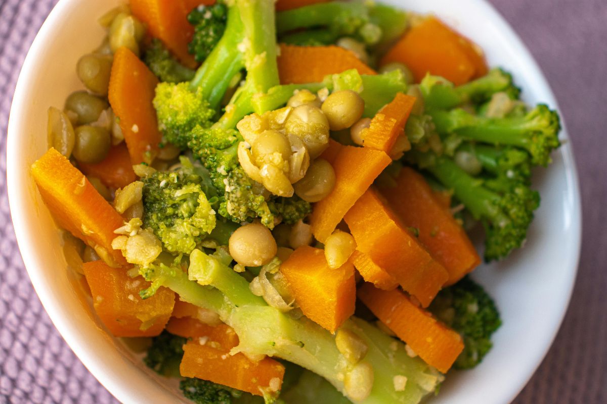 Vegetales cocinados al vapor. Foto de Pexels.