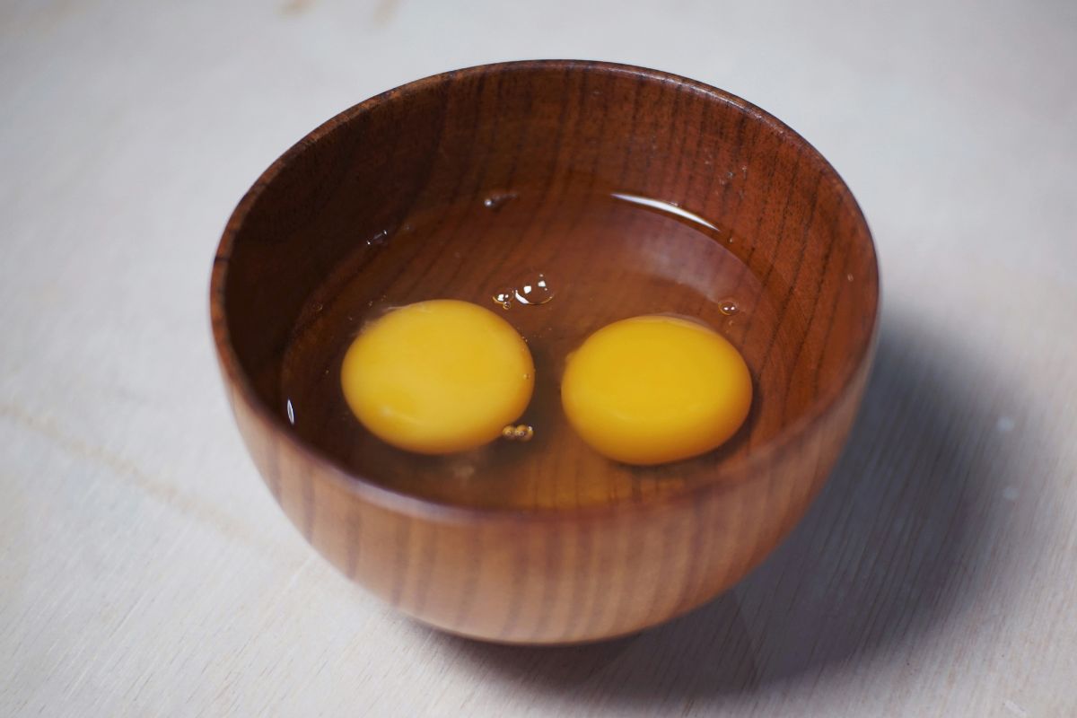 Huevos crudos. Foto de Pexels.