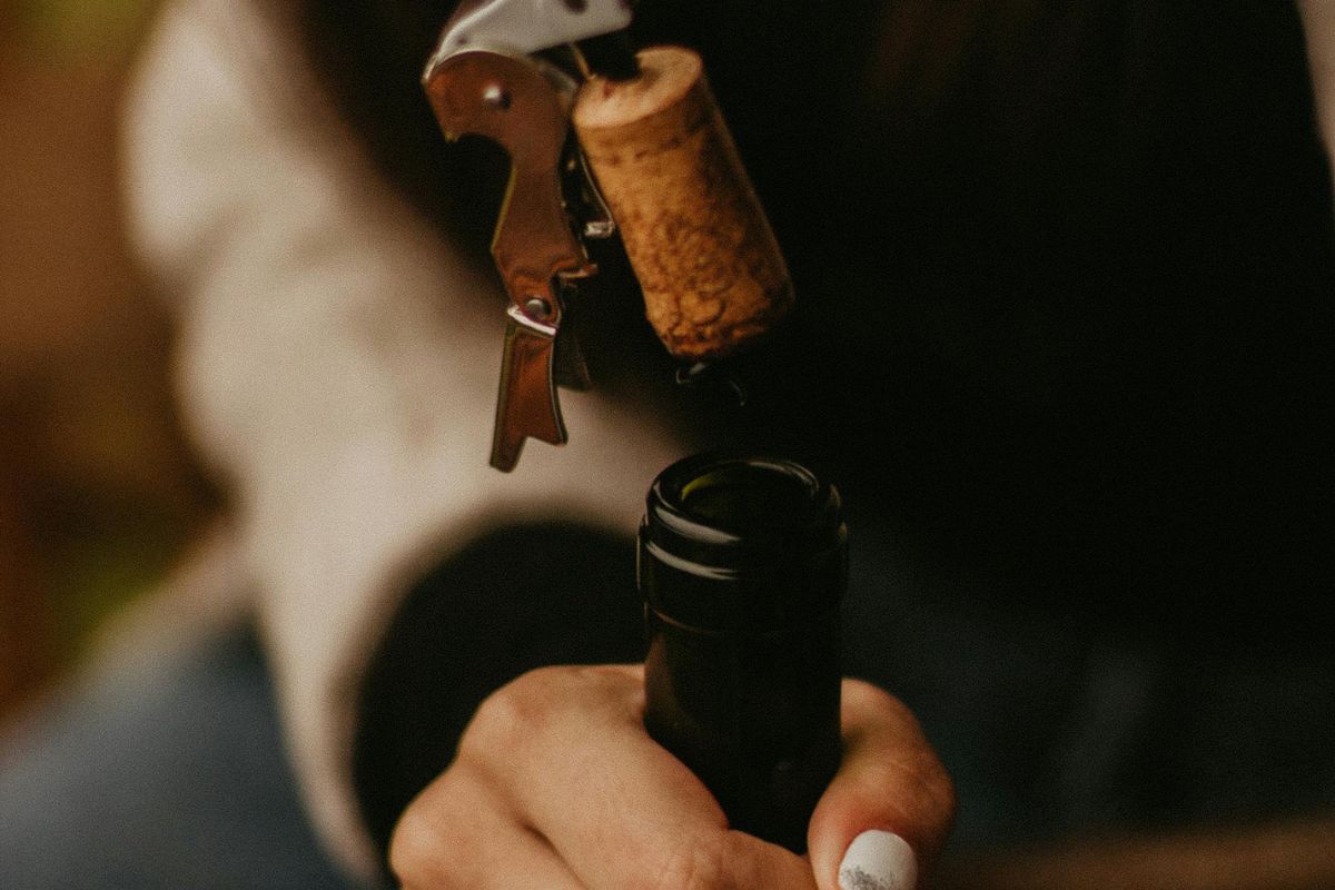 3. Dejar la botella destapada 