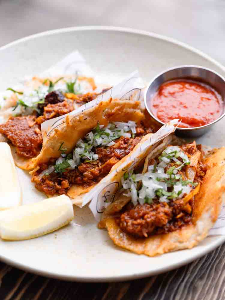 Campobaja celebra una década en la Ciudad de México, consolidándose como un referente gastronómico que promueve la cocina de Baja California.