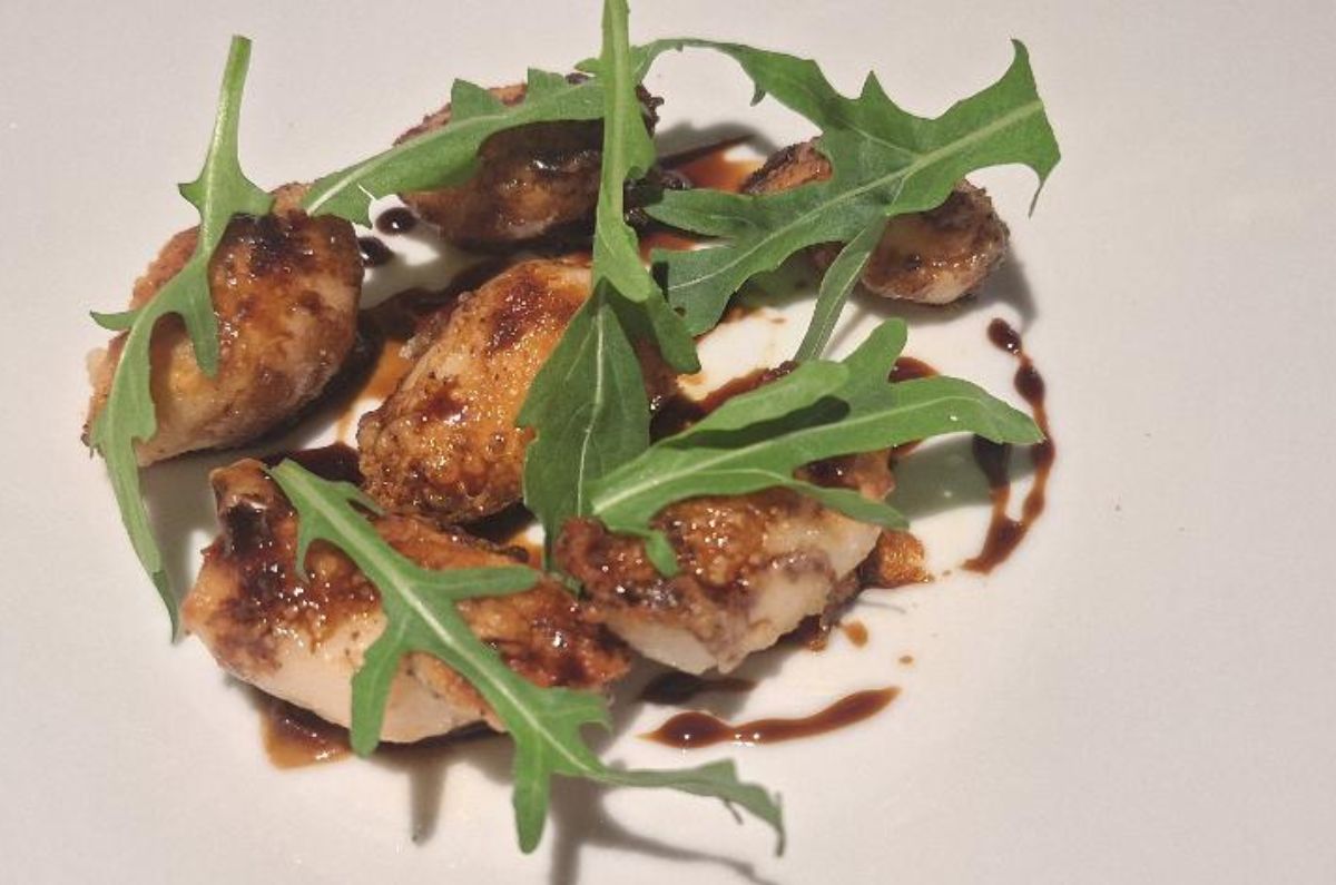 Calamari Ripieni (calamares con corazón de camarón al balsámico), foto de Miriam Carmo