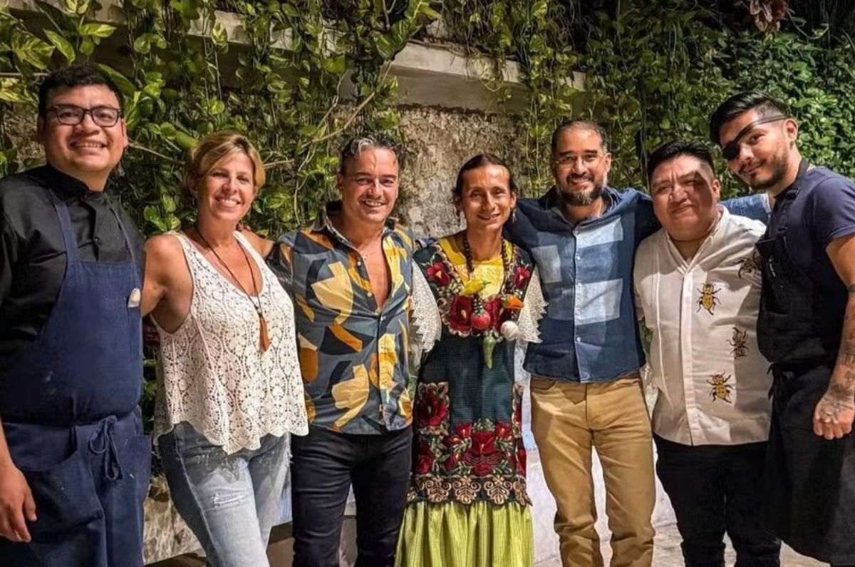 De derecha  izquierda: chef Aldrin Yniesta, chef Elio Xicúm, Esteban Rojas, chef Mario Come Oaxaca, chefs Luis y Dina Oliveira de Portugal y chef Enrique Montaño de Oaxaca, foto de Miriam Carmo