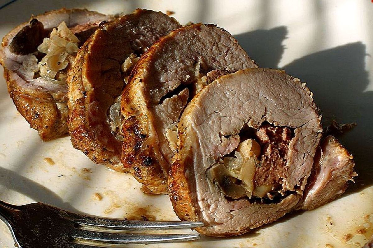 Rollo de carne de cerdo recién horneado. Foto de PxHere.
