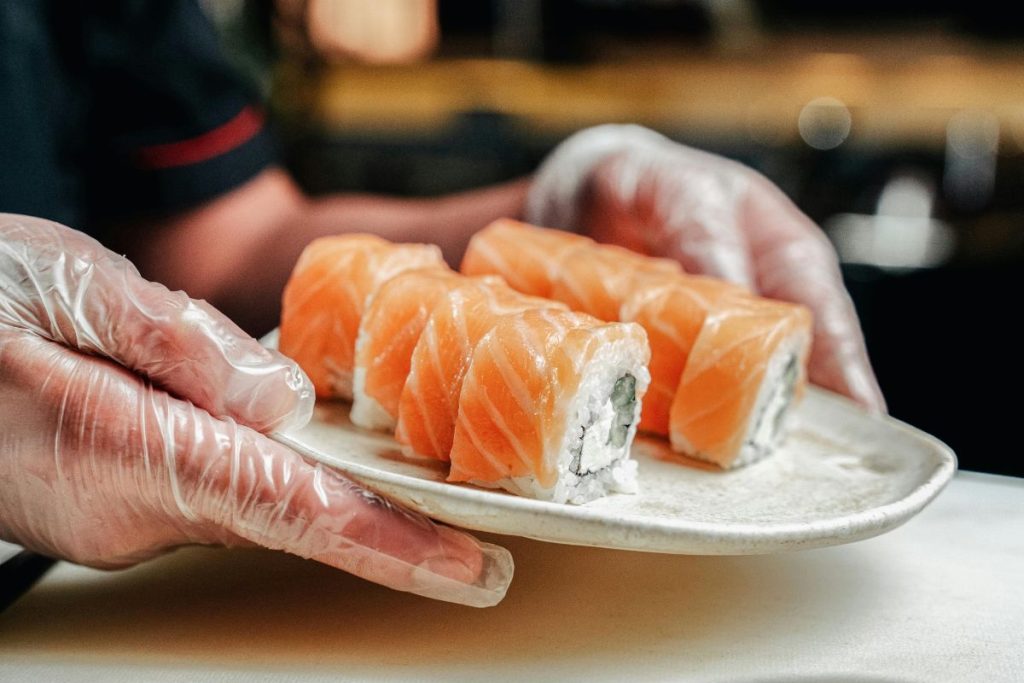 El omakase es un formato de cocina japonés donde el comensal se deja sorprender por las decisiones del chef.